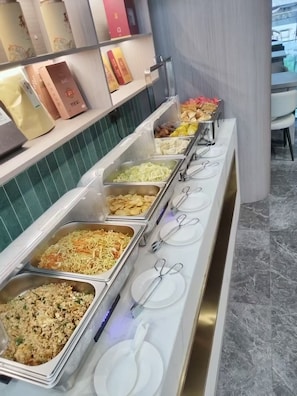 Free daily buffet breakfast  - Zhangjiajie Huaxiang Hotel (Zhangjiajie)