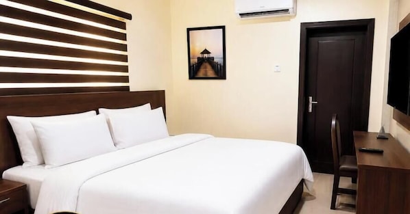 Laptop workspace, free WiFi - October 1st Hotel (Ibadan)