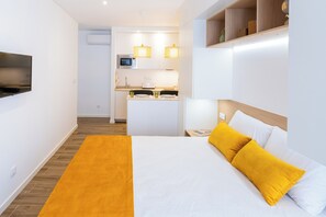 Room - Azores Cozy Suite: Romantic + Free Parking (Ponta Delgada)