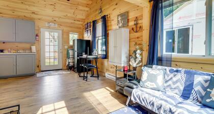 Fire Pit, Gas Grill! Bright Cottage By Devils Lake