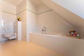 Bathroom - Sunny Duplex Stay in City Center (KNOKKE - HEIST)