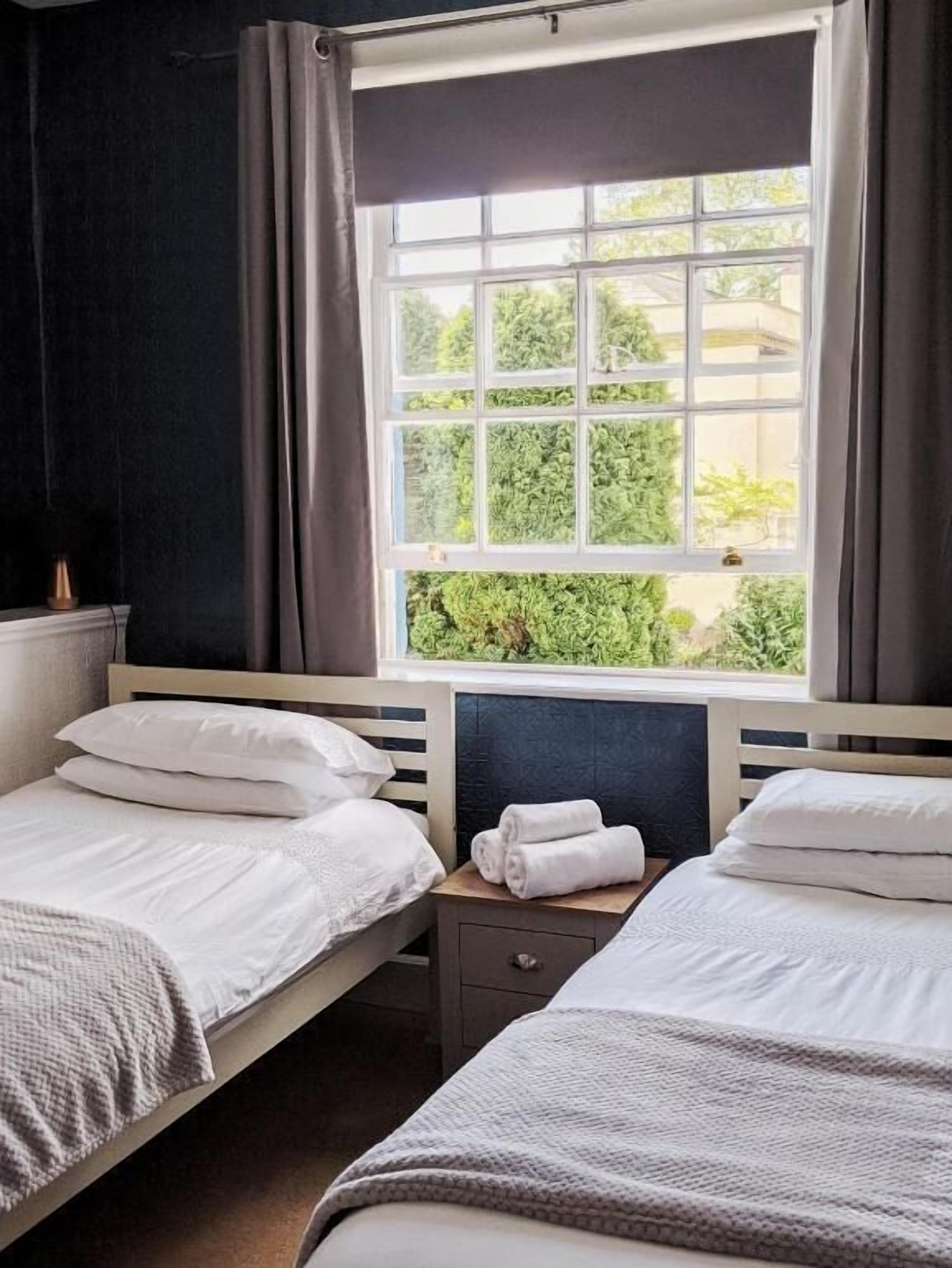 Habitación estándar con 2 camas individuales | Wifi gratis 