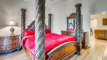 Desk, iron/ironing board, Internet, bed sheets