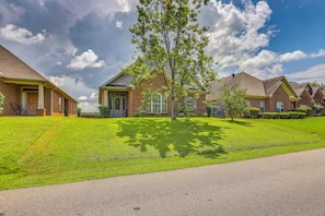 Exterior - Walk to Shops & Dining! Quiet Fultondale Home (Fultondale)