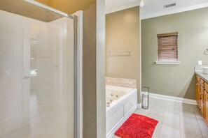 Towels - Walk to Shops & Dining! Quiet Fultondale Home (Fultondale)