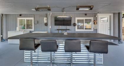 Patio Bar & Fenced Yard! Snake River Retreat