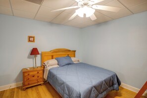 3 habitaciones, escritorio, internet y ropa de cama 