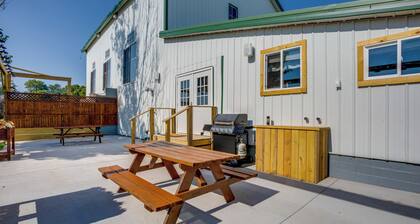 Cast & Relax! Lake-View Fishing Cabin in Monmouth