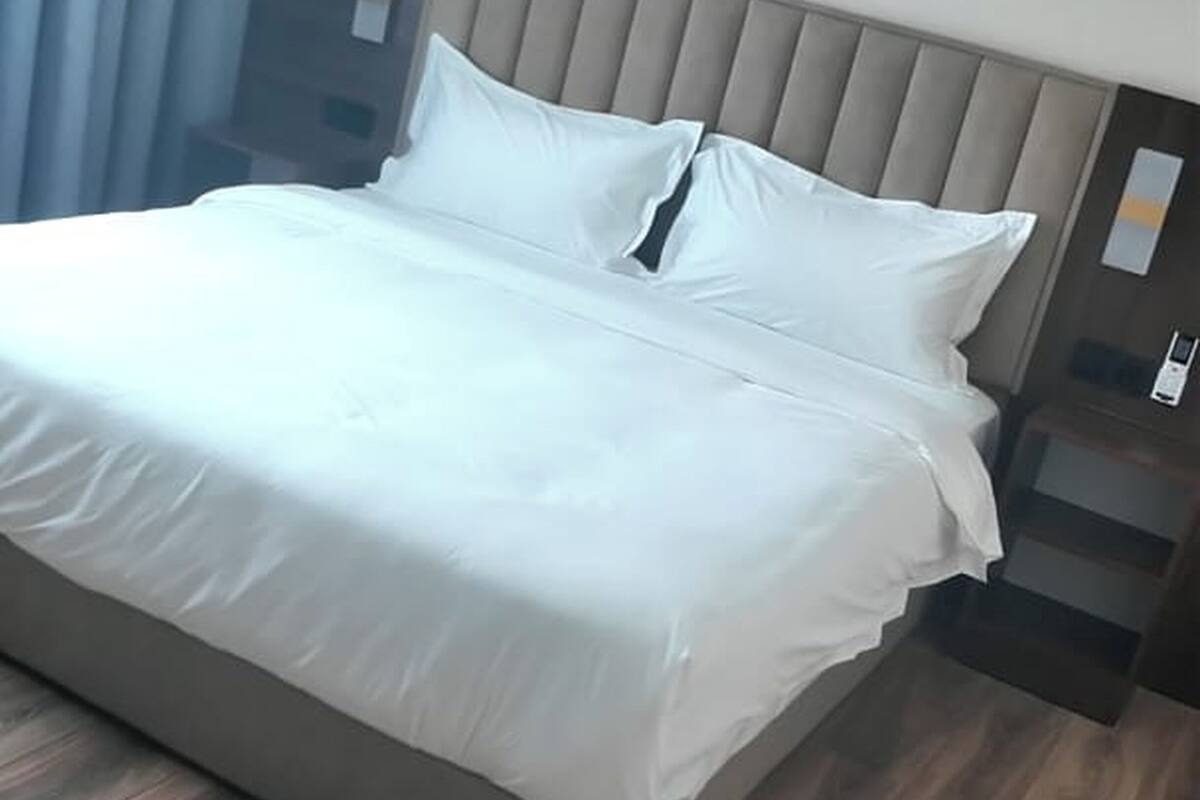 Standard Double Room | Desk, laptop workspace, free WiFi