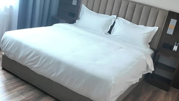 Chambre Double Standard | Bureau, espace de travail pour ordinateur portable, Wi-Fi gratuit