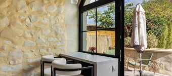 Holiday Home “Le Pigeonnier Des Châpeaudieres” with Private Terrace, Wi-Fi, Air Conditioning