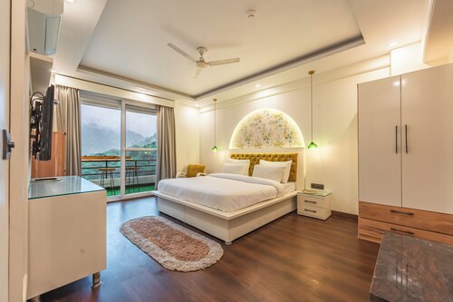 Aloha On The Ganga Almost Heaven 2BR Condo With Pool