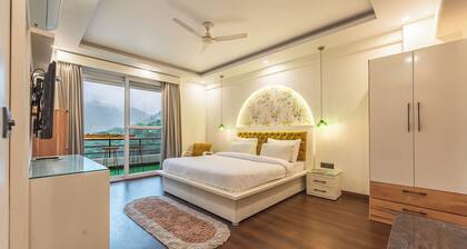 Aloha On The Ganga Almost Heaven 2BR Condo With Pool