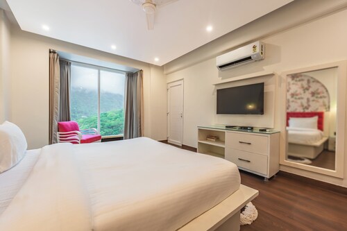 Aloha On The Ganga Almost Heaven 2BR Condo With Pool