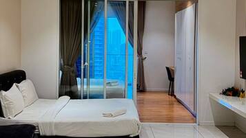 Suite estudio familiar, balcón, vistas a la ciudad | Wifi gratis