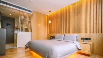 Habitación doble de lujo | Ropa de cama de alta calidad, edredón y camas con efecto memoria