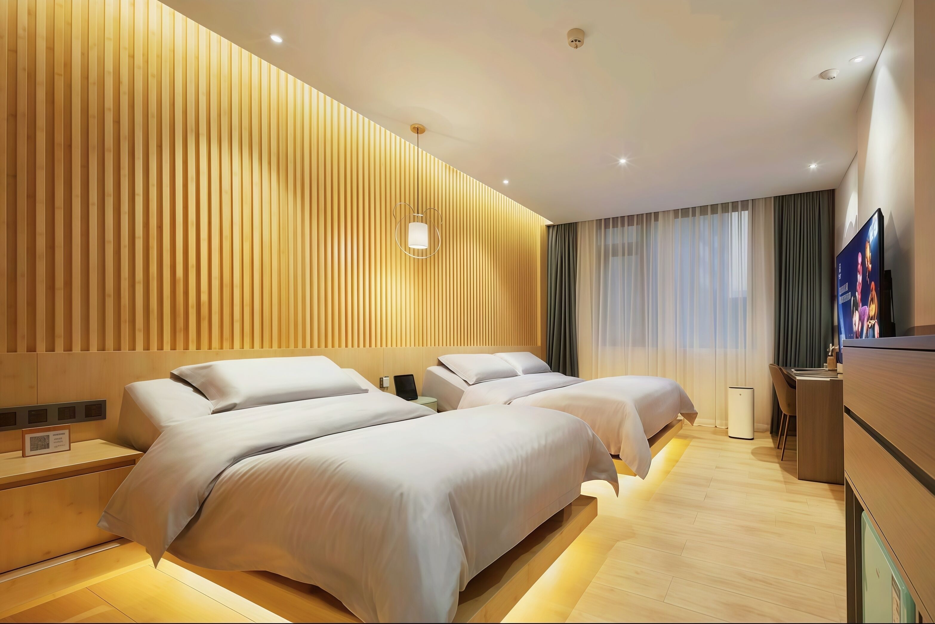 Kamar Keluarga | Seprai premium, selimut bulu angsa, busa memori, dan meja kerja