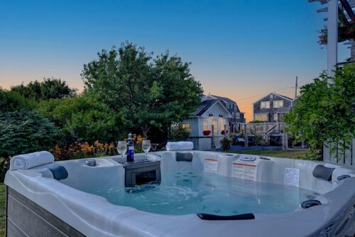 Luxe • Ocean Views • Game Loft • HotTub • Slps 12
