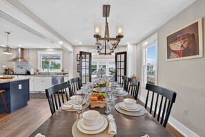 Dining - Luxe • Ocean Views • Game Loft • HotTub • Slps 12 (Scituate)