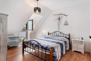 Room - Characterful House in the Gulf of Morbihan with Private Terrace and Garden (Sarzeau)