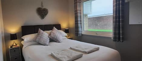 2 Schlafzimmer, Bügeleisen/Bügelbrett, WLAN, Bettwäsche