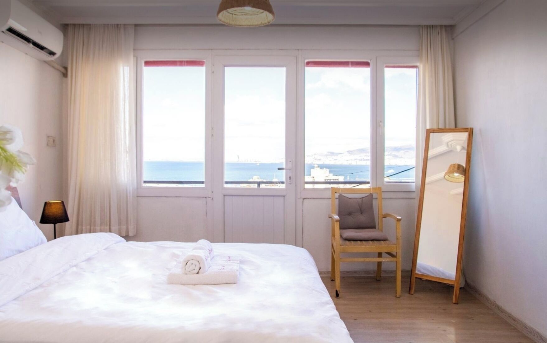 3 bedrooms, iron/ironing board, bed sheets