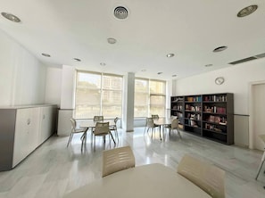 Apartamento, 2 habitaciones, accesible para personas con discapacidad | Comedor