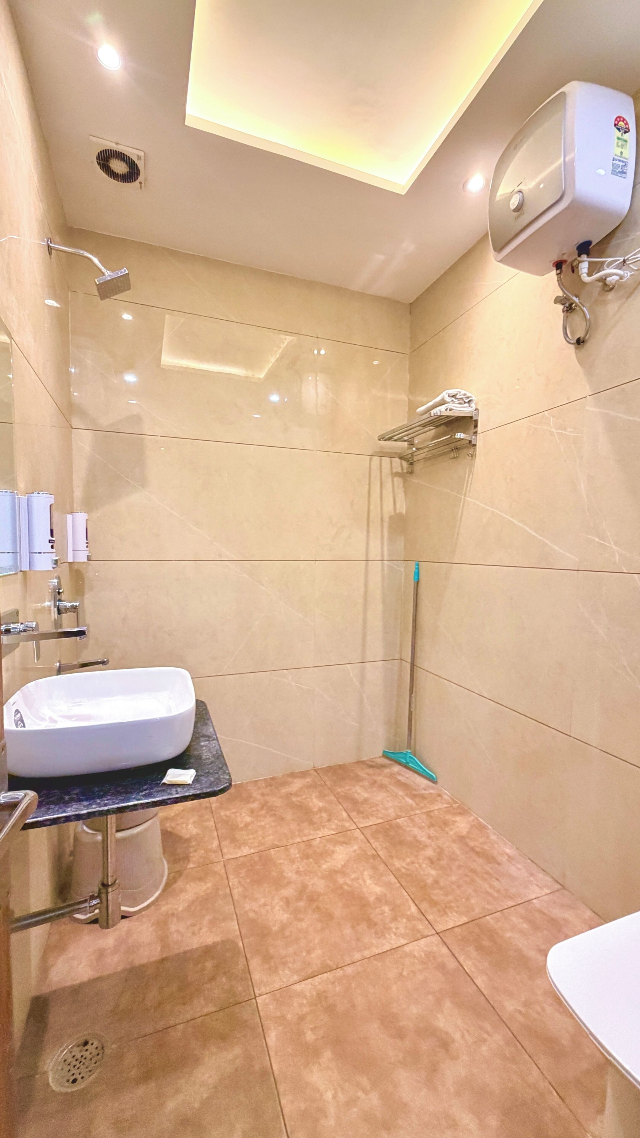 Luxury Room, City View | Bathroom | Shower, free toiletries, towels, soap