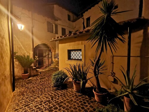 La Casina di Rosina, Relax in the Village Near Rome