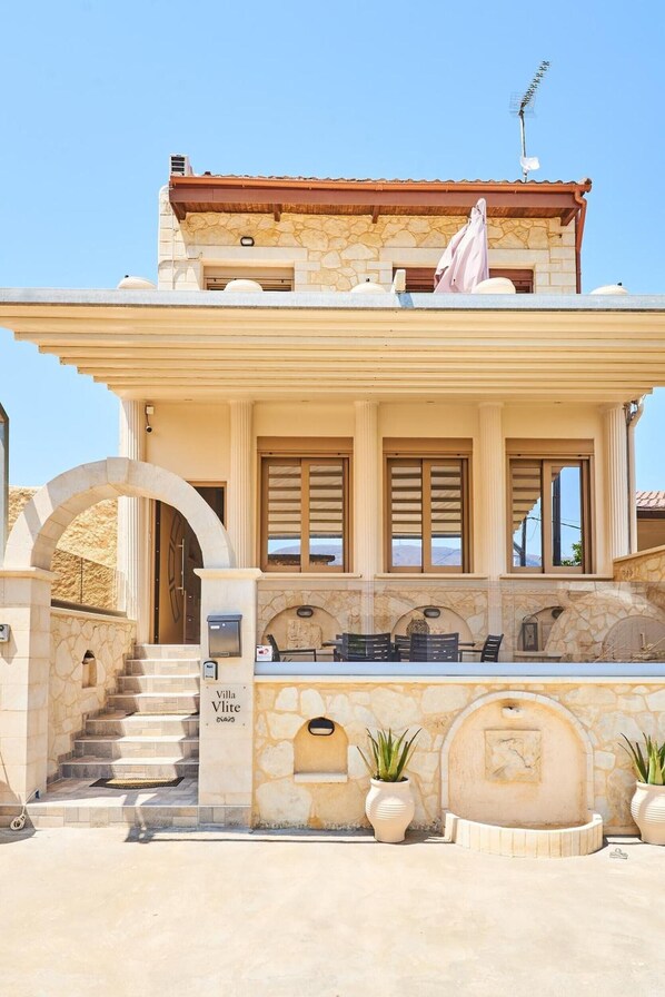 Exterior - Villa 'Vlite' with Sea View, Wi-Fi and Air Conditioning (Souda)