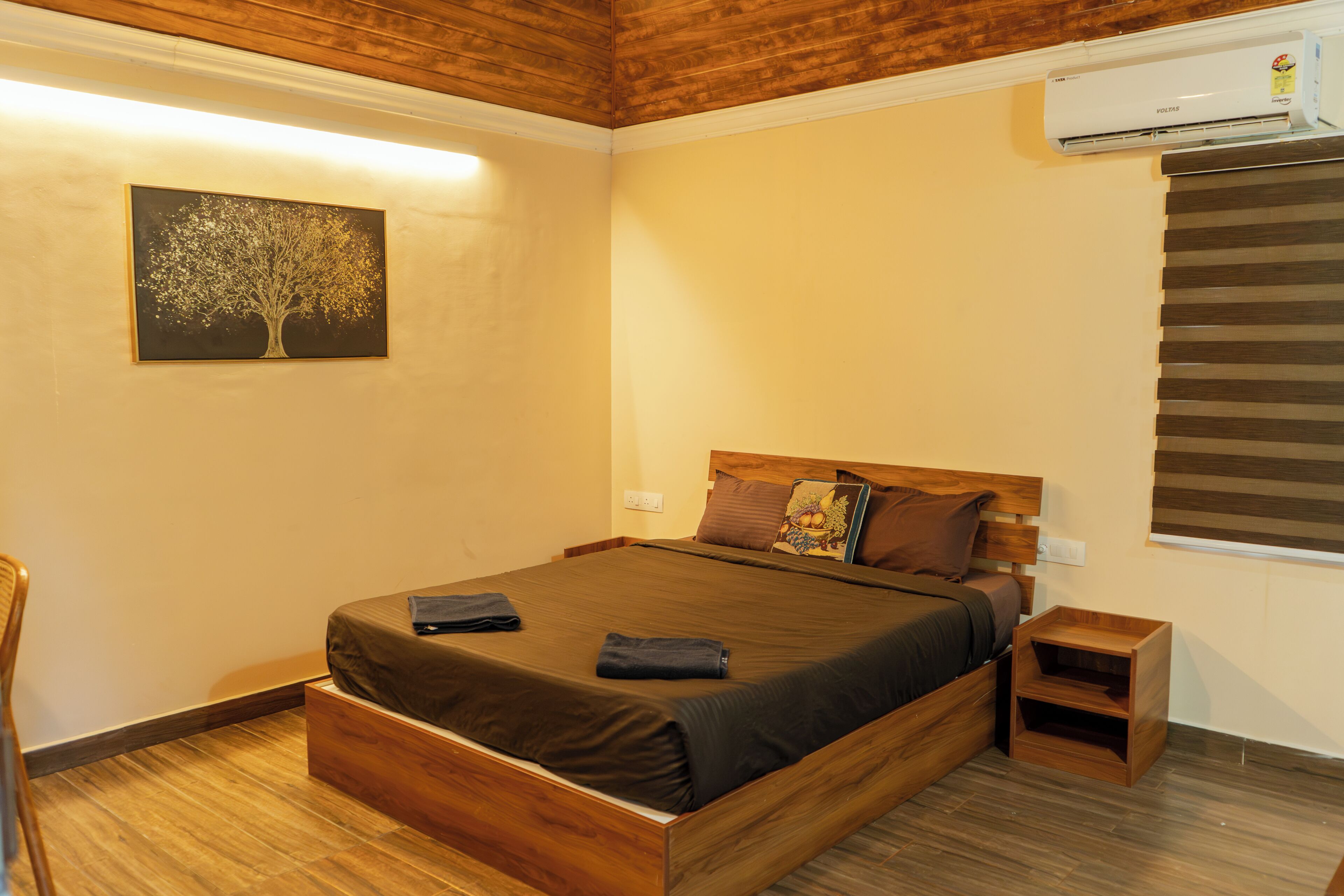 Deluxe Room, River View | Desk, WiFi (free)