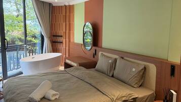 Deluxe Double Room, Balcony, Partial Lake View | Private kitchen
