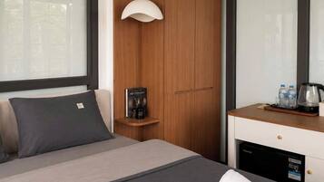 Junior Room, Balcony, Lake View | Laptop workspace, WiFi (free)