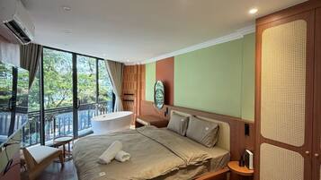 Deluxe Double Room, Balcony, Partial Lake View | Laptop workspace, WiFi (free)