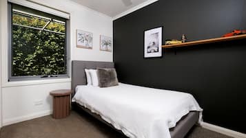 4 dormitorios, tabla de planchar con plancha, Internet y ropa de cama