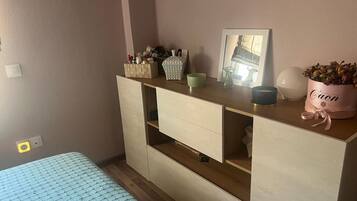 2 Schlafzimmer, Bügeleisen/Bügelbrett, WLAN, Bettwäsche