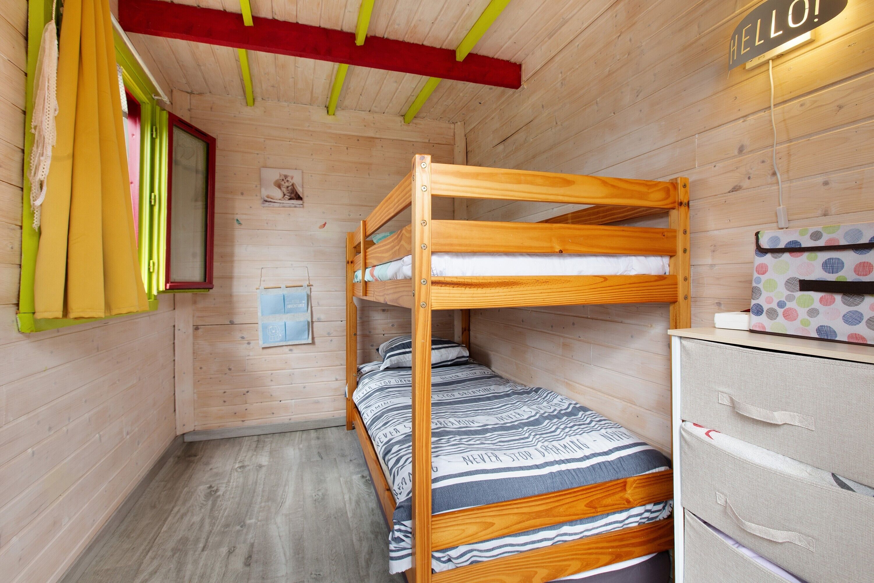 2 bedrooms, bed sheets