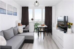 Front of property - Lumina 2-room Apartment near Metro  (Warszawa)