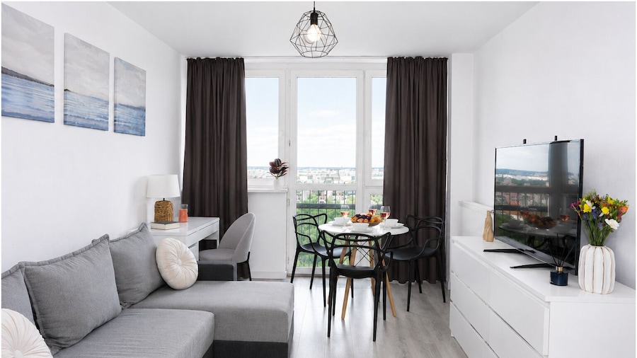 Lumina 2-room Apartment near Metro
