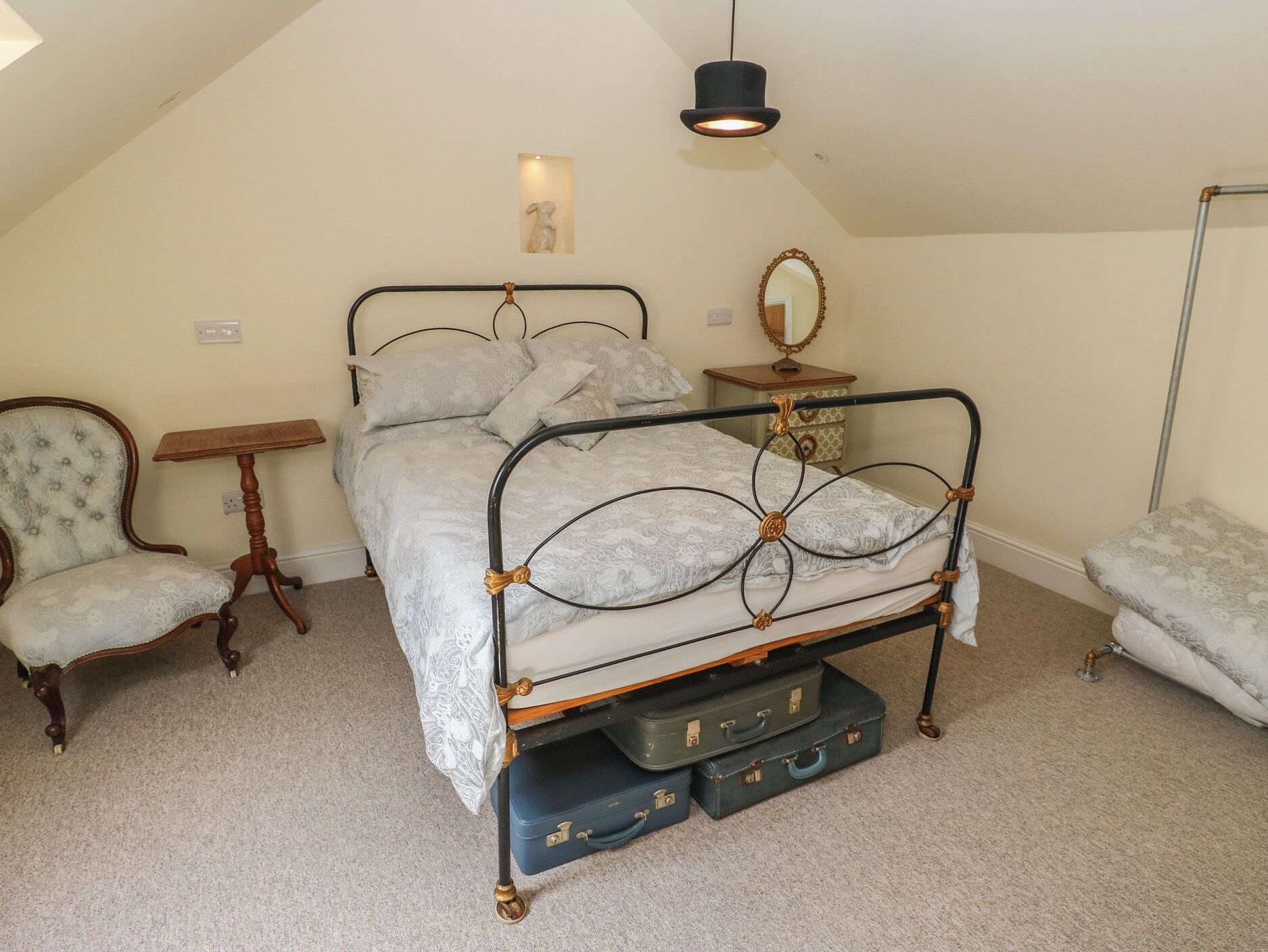 Chaumière | 1 chambre, accès au Wi-Fi (inclus), décor unique, ameublement unique