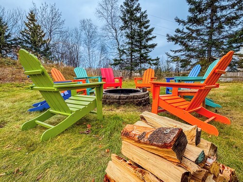 Lake View + Apt Suite | Barrel & Indoor Saunas | Firepit | BBQ | Garage | 2 Full Kitchens | WiFi | Smart TV | Near Lutsen