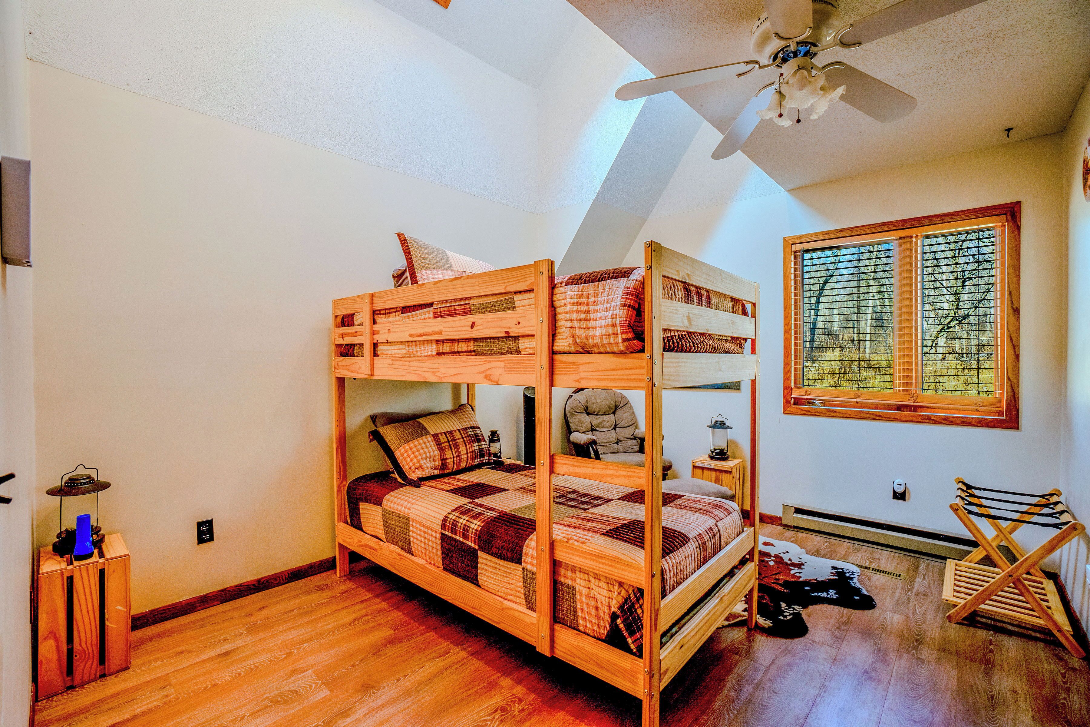5 bedrooms, iron/ironing board, travel cot, free WiFi