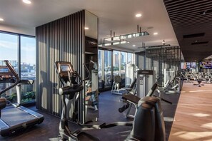 Fitness facility - Rooftop Infinity Pool! 5 Guests - Free Park & Gym (Fortitude Valley)