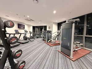 Fitness facility - River Views from Level 43 | Free Parking, Pool & Gym (Brisbane City)