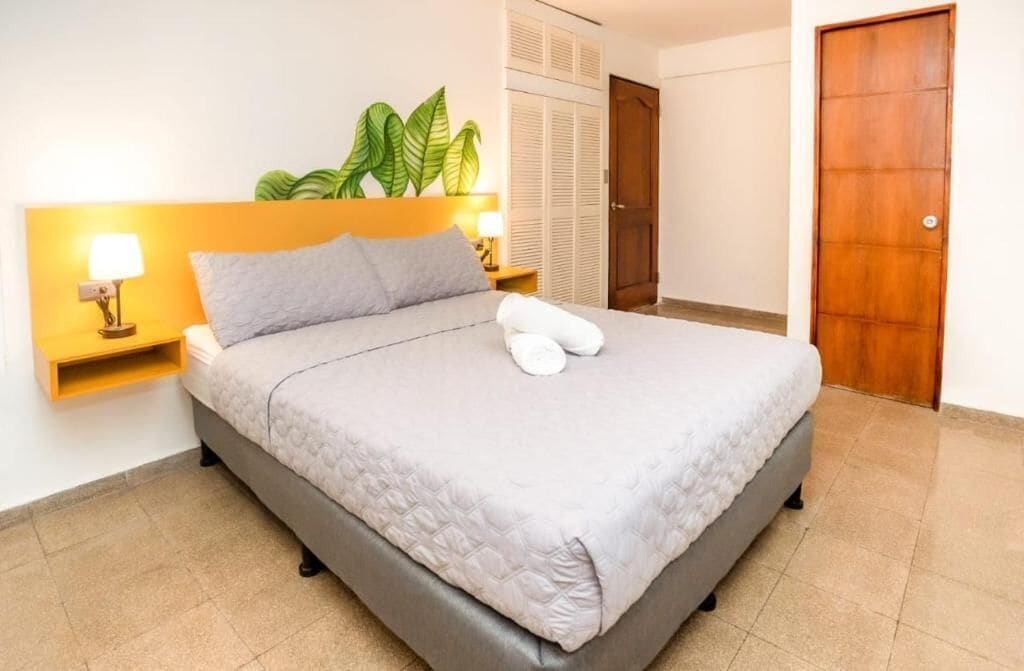 Double Room, Private Bathroom | Desk, blackout drapes, iron/ironing board (on request), WiFi (free)