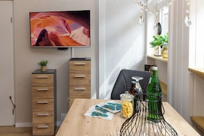 Dining - Exclusive Apartment: A Gem in the Heart of Downtown in a Quiet Location (Einbeck)