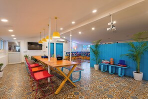 Dining - goSTOPS PLUS Goa Candolim (Goa)