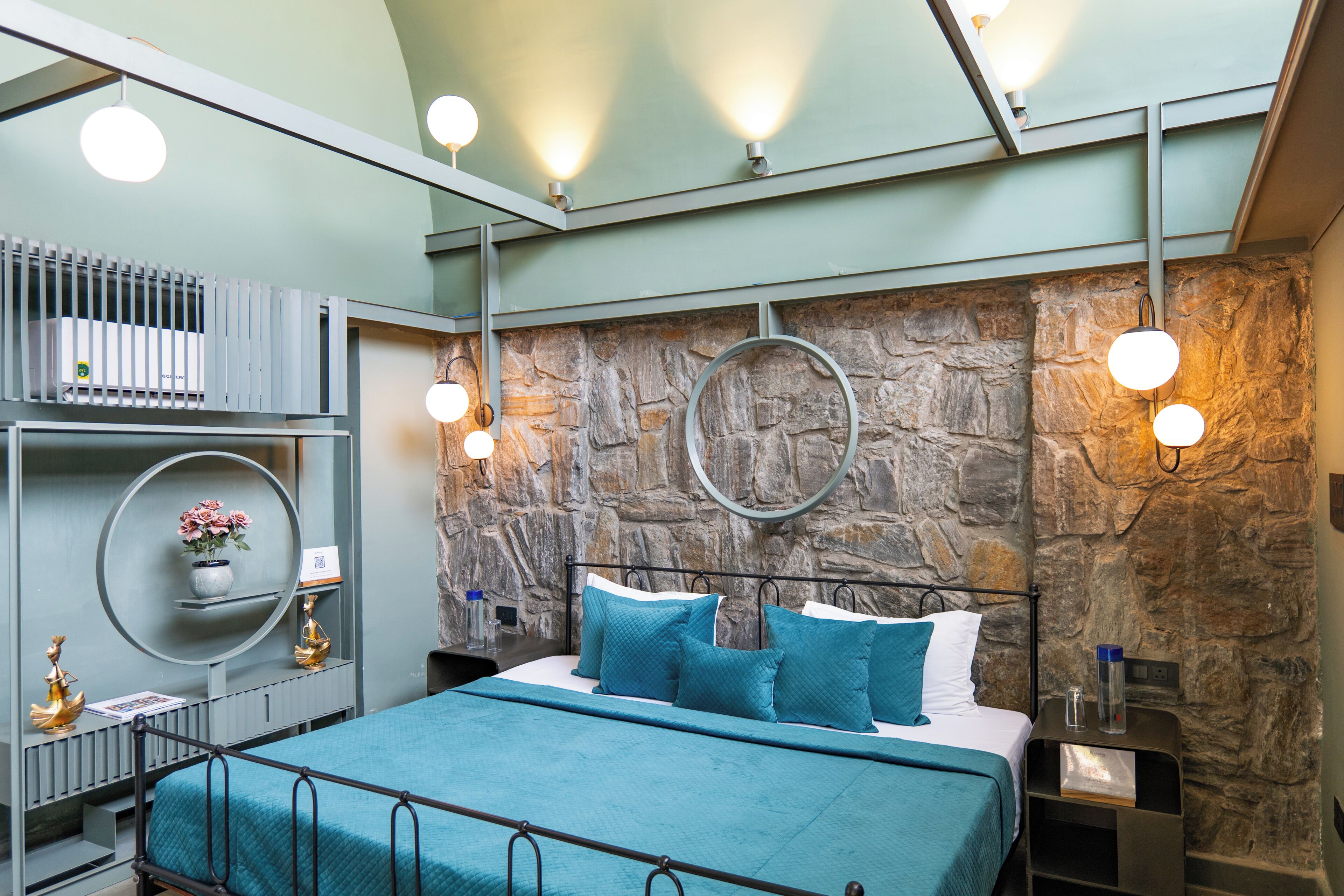 Deluxe Villa | Iron/ironing board, free WiFi