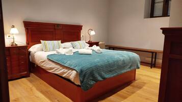 3 Schlafzimmer, Bügeleisen/Bügelbrett