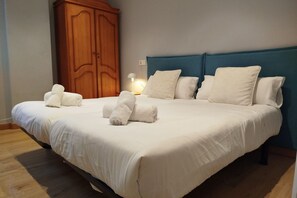 Iron/ironing board - R2R-Apartment Near the Ocean-14A12 (Lastres)
